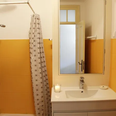 Pdl - Four Apartment *